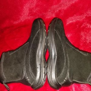 Lands End Black ankle boots$